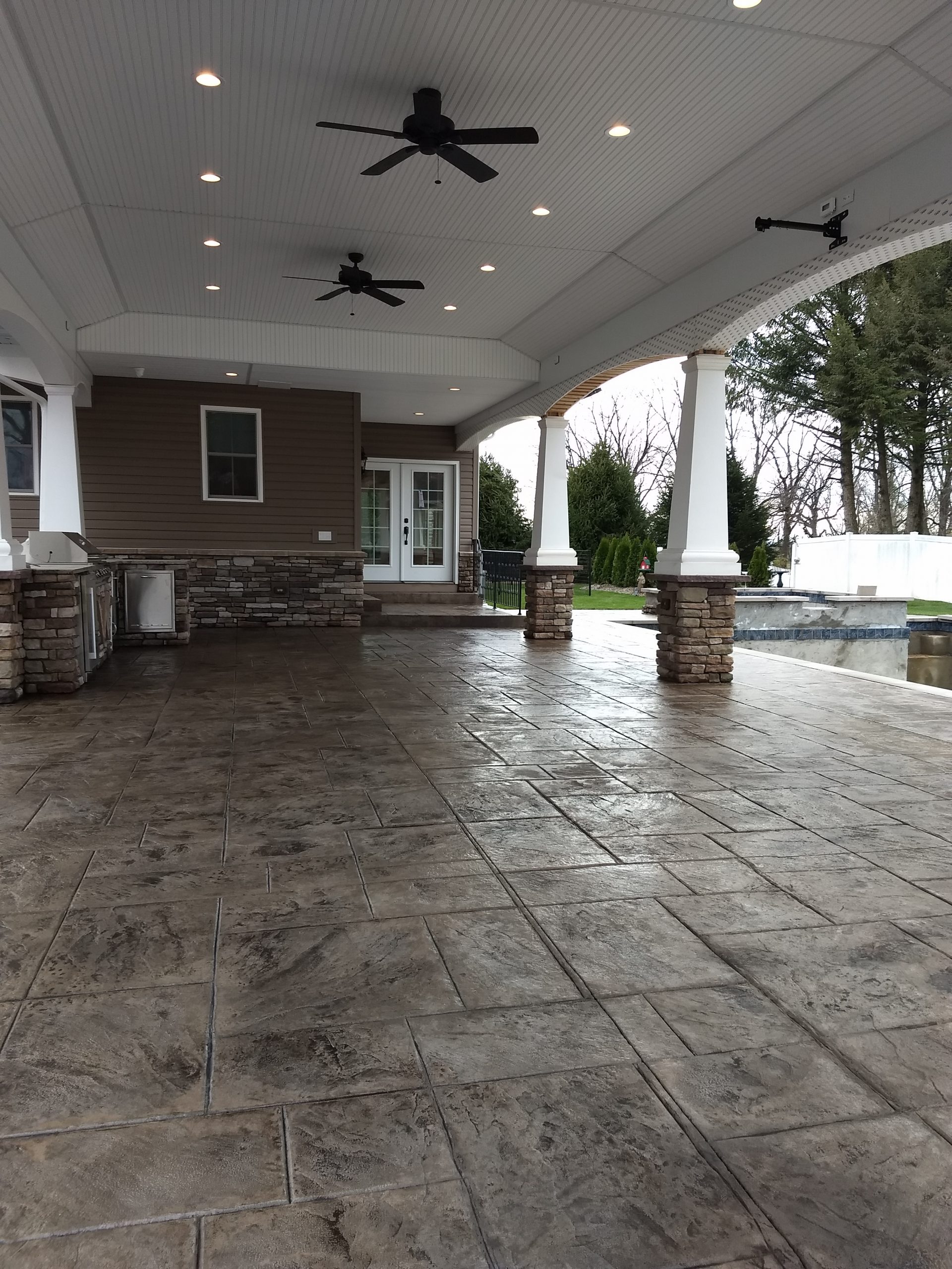 stone-patterned-patio