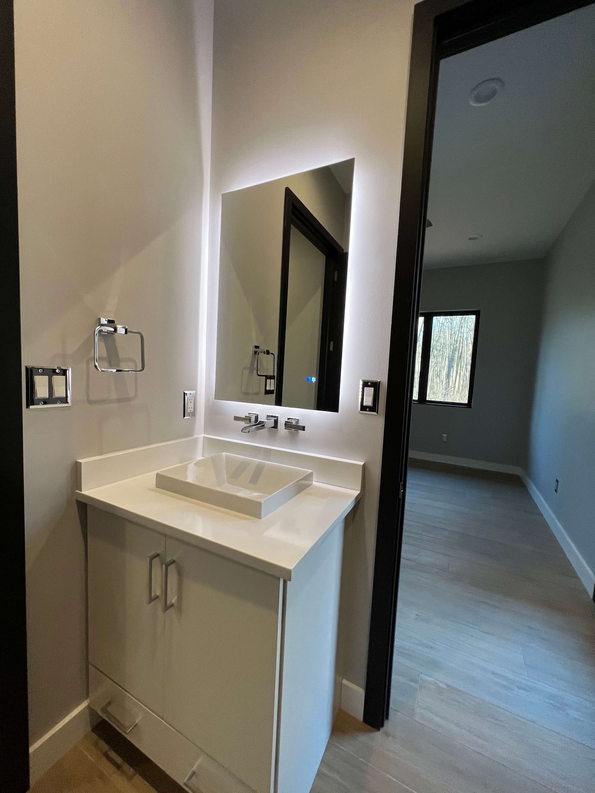 Contemporary-Style-New-powder-room-sink(1)